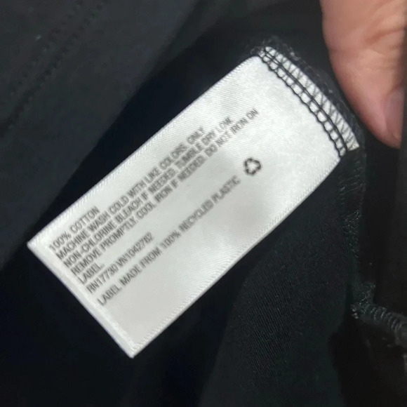 A new day boxy cuffed sleeve black shirt​ - Picture 3 of 6